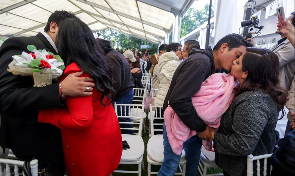 Boda colectiva en Los Pinos. Foto: Francisco Rodríguez / EL UNIVERSAL