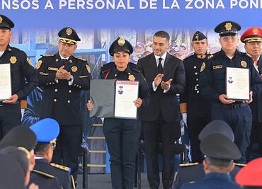 Condecoran y ascienden a 14 policías participantes en operativo contra CJNG