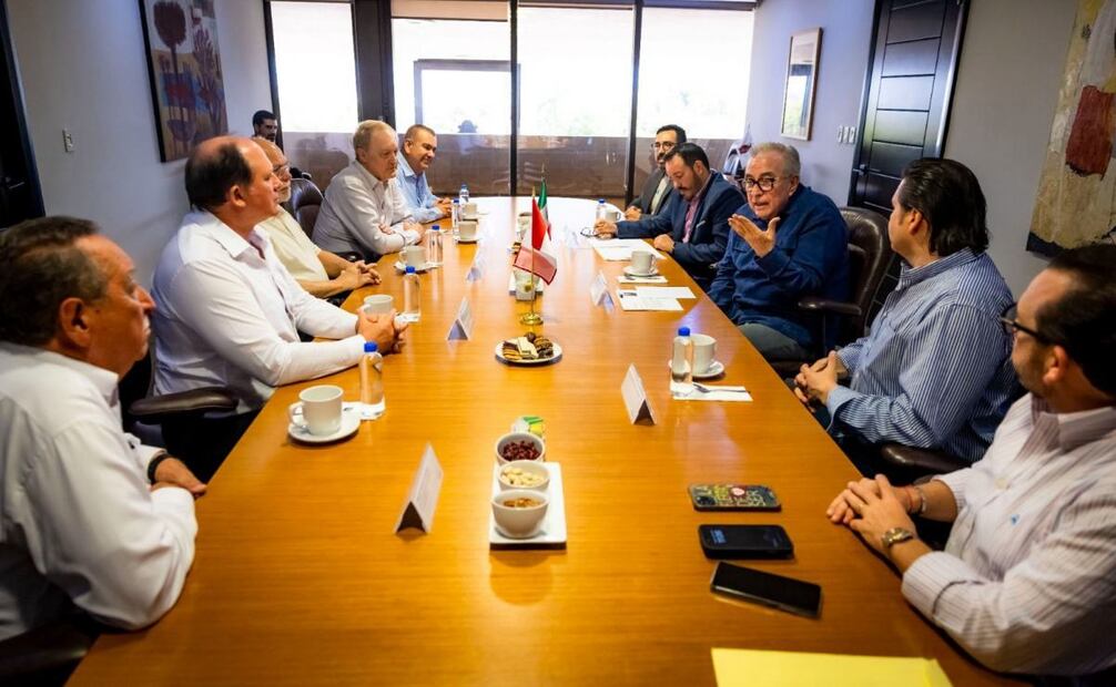 Rubén Rocha se reúne con empresa minera Oroco Resources (26/03/2025). Foto: Especial