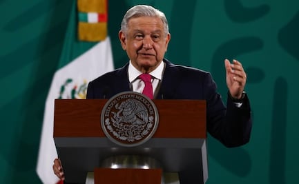 AMLO llama a opositores simpatizantes de VOX a que salgan del clóset y digan que son fascistas