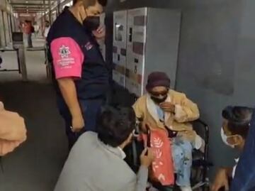 Rescatan a abuelita abandonada en estación del Mexibús en Ecatepec