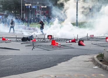 Protestas en Santiago de Chile dejan 308 detenidos y 160 heridos, según el Gobierno