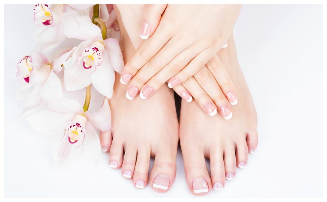 Mantener las uñas hidratadas y limpias ayudará a su crecimiento. Foto: Freepik