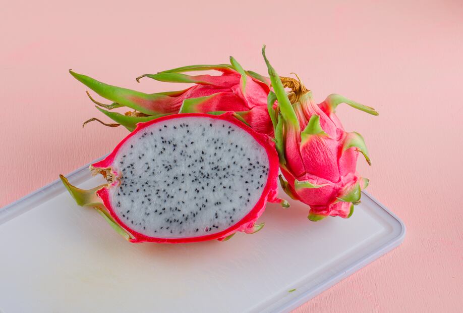Colores vibrantes y textura escamosa hacen única a la pitahaya. Foto: Freepik