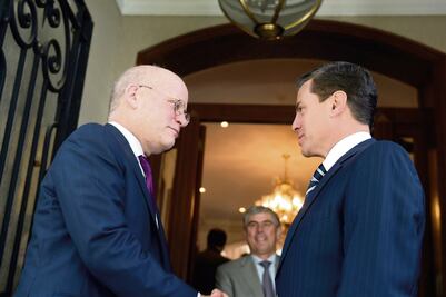 Peña Nieto designa a Florentino Castro el frente del ISSSTE