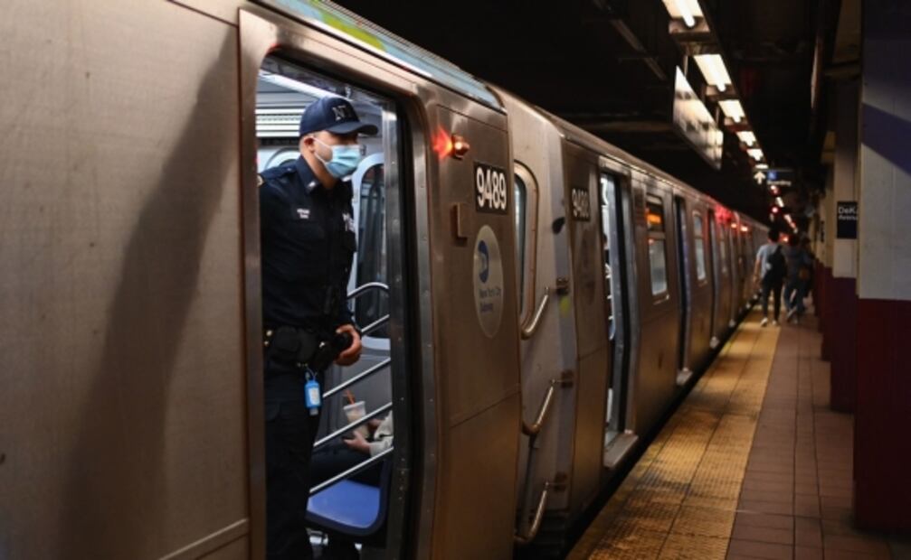 ¿Quién dio el pitazo para detener al atacante del metro en NY? Un mexicano puede ser el que reciba recompensa