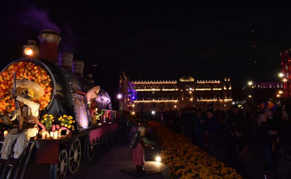 Mega ofrenda en el Zócalo de la CDMX. Foto: Abril Ángulo. EL UNIVERSAL