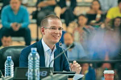 Anaya controlará spots y dinero del Frente