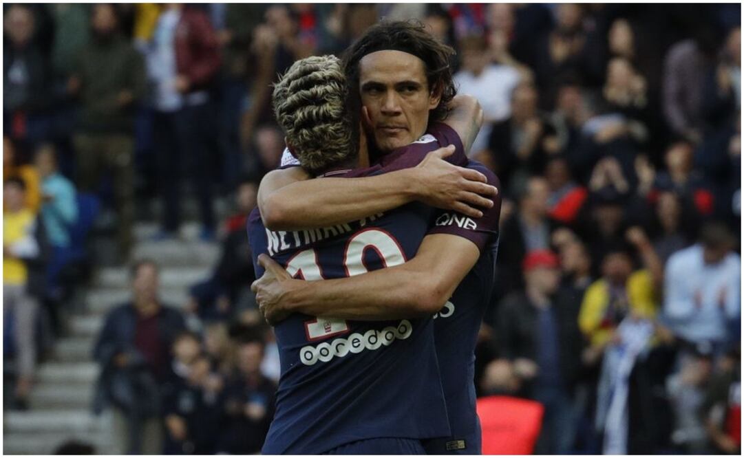 TWITTER. Cavani y Neymar festejan gol con el PSG