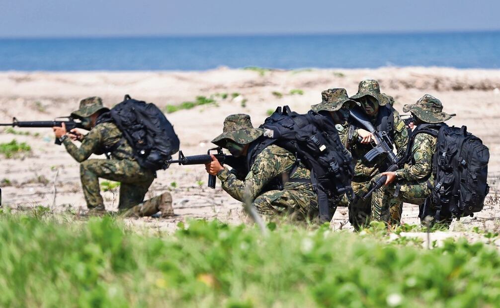 Como parte de sus prácticas, el personal naval simula adentrarse en el área del enemigo y debe evitar ser detectado; se adiestra en el mar. (14/02/2025) Foto: Berenice Fregoso | El Universal