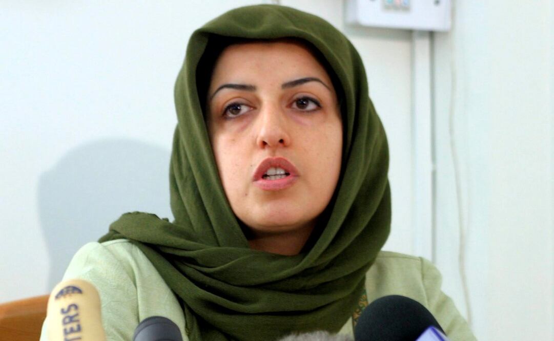 La activista iraní Narges Mohammadi habla durante la primera conferencia sobre violaciones de derechos humanos en el Centro de Derechos Humanos de Teherán, Irán, el 17 de enero de 2005 (reeditado el 12 de diciembre de 2025). Narges Mohammadi, Premio Nobel de la Paz 2023, fue arrestada por las fuerzas de seguridad durante una ceremonia en memoria del difunto abogado Khosrow Alikordi, según informes verificados que citan a la Fundación Narges. Foto: EFE
