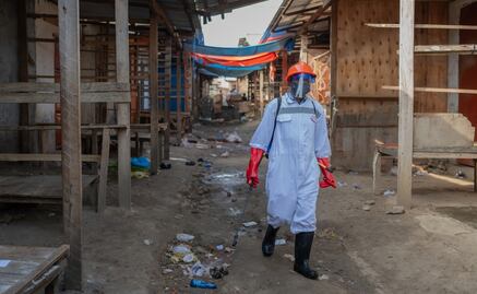 Atacan hospital que atiende casos de ébola en Congo; médicos desalojan pacientes entre disparos