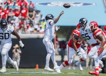 Se fractura el millonario QB de los Jaguars en la Semana 1