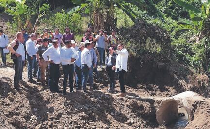 Gobernador recorre zonas afectadas por las lluvias