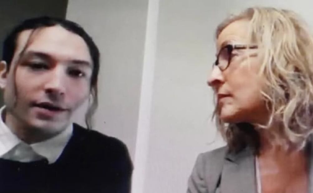 Ezra Miller se declara inocente de robo, pero podría pasar 26 años en prisión