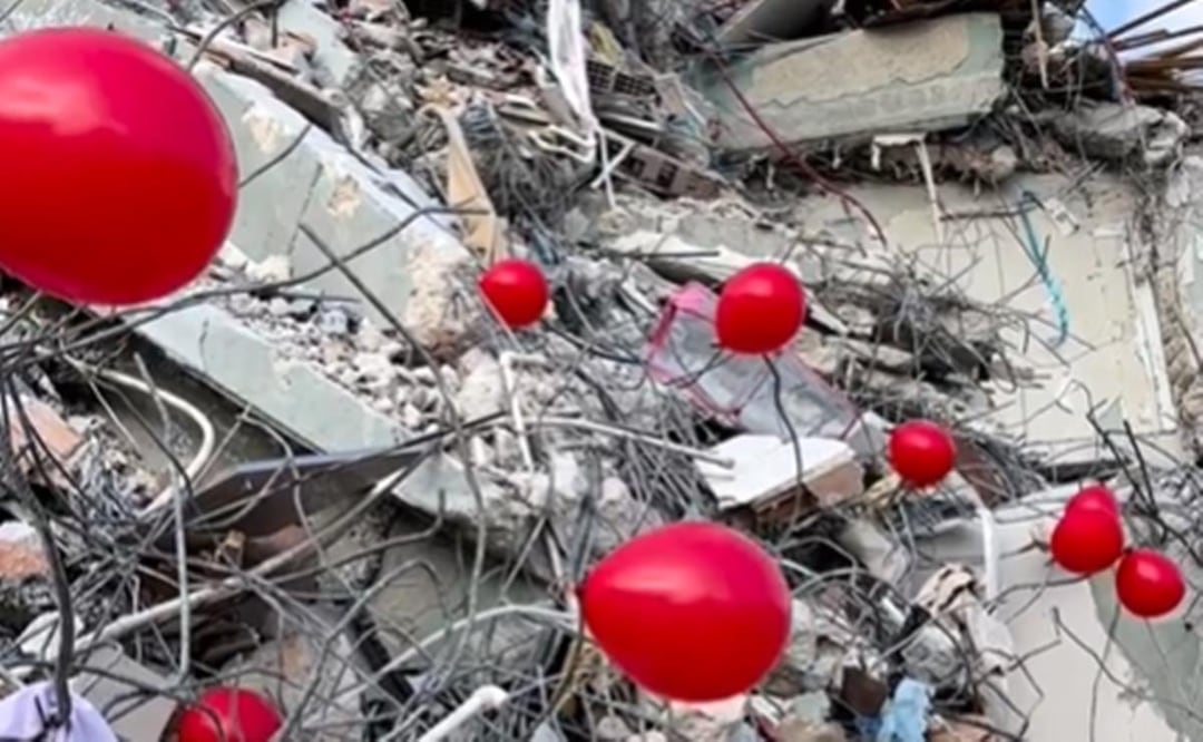 Globos rojos en Turquía rinden homenaje a niños muertos en terremotos. / Foto: Captura pantalla video de Instagram ogunseverokur.