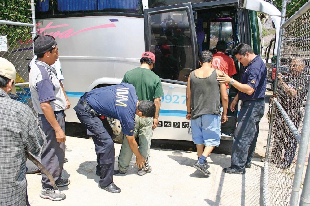 El promedio diario de expulsiones de guatemaltecos desde Estados Unidos en enero y febrero aumentó 104.55% en 2017, con 3 mil 555 (ARCHIVO EL UNIVERSAL)