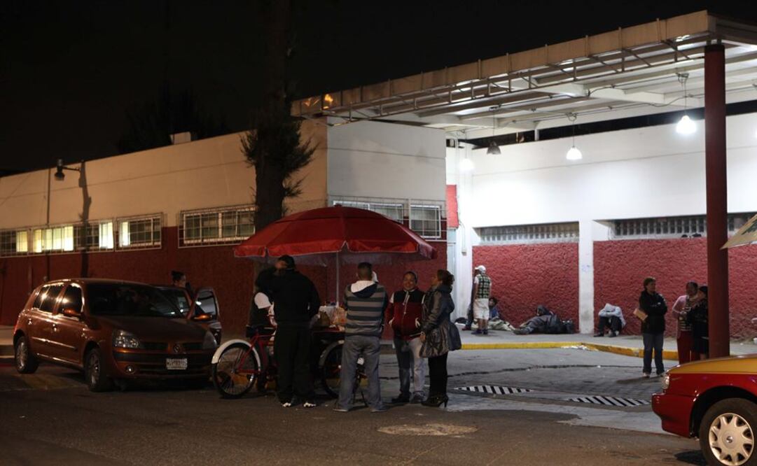 Se opone a robo y lo balean en el microbús; llega a hospital a pedir ayuda