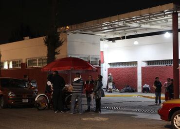 Se opone a robo y lo balean en el microbús; llega a hospital a pedir ayuda