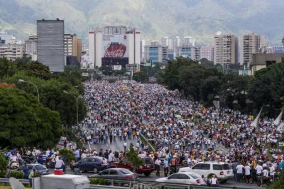 Un policía muerto y dos heridos en protesta opositora venezolana