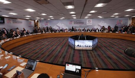 No aprobaremos ninguna reforma que debilite al INE, al TEPJF, o militarice al país: Va por México