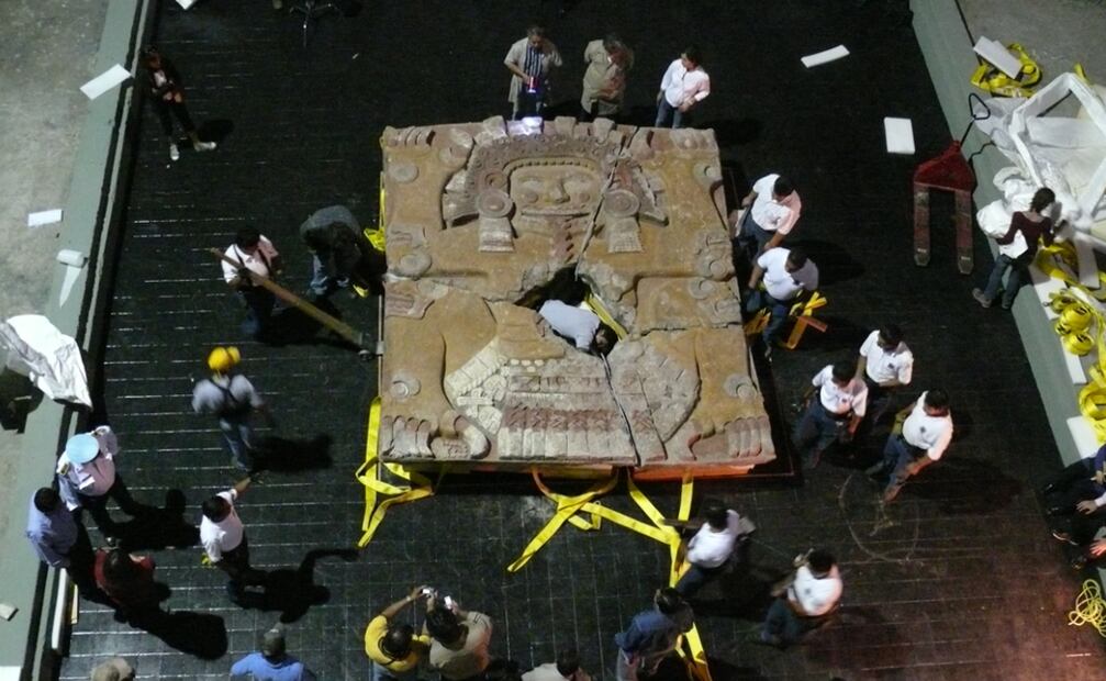 A diez años de su descubrimiento, el monolito de la Tlaltecuhtli protagonizó una exposición dedicada a la policromía de la escultura antigua. Foto: Carlos Javier González.