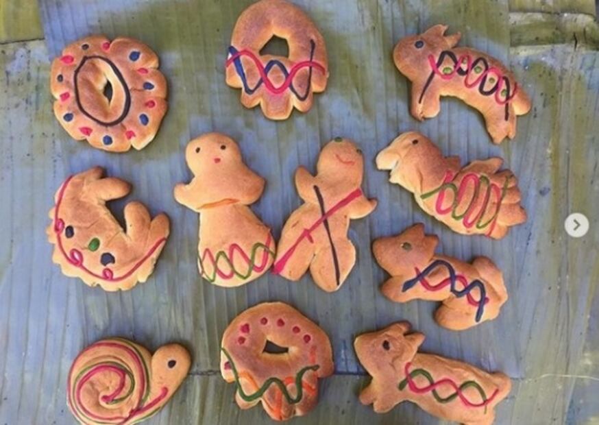 Gordita de chicharrón en forma de pan de muerto, galletas de calabaza, concha muerta y más
