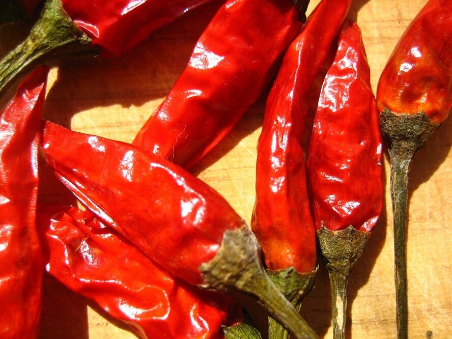 Cuando se secan, los chiles cambian de sabor y de nombre / Fotos: Pixabay