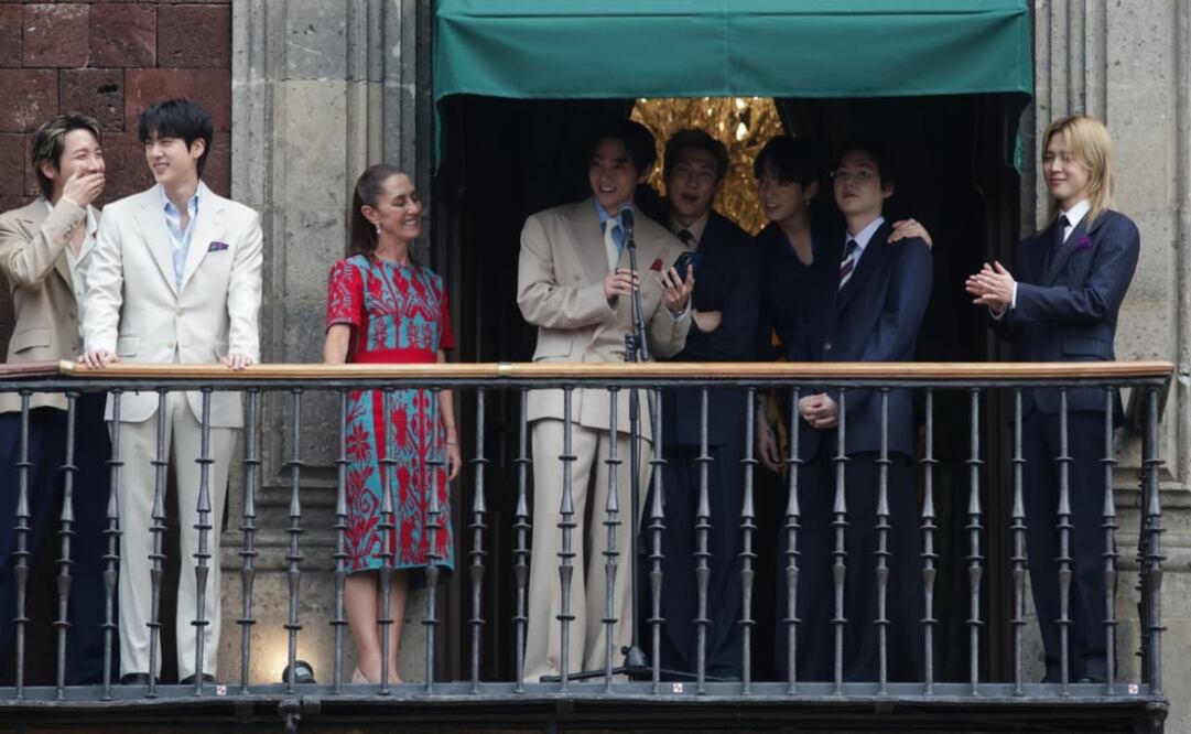 BTS en Palacio Nacional acompañados por la presidenta Claudia Sheinbaum. Foto: Carlos Mejía/EL UNIVERSAL