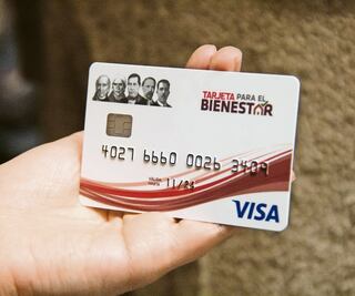 Va AMLO por apoyos sociales en Constitución