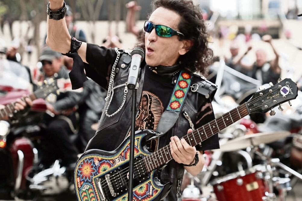 Alex fue invitado para componer una canción y salió “El blues del coyote”. (ARCHIVO EL UNIVERSAL)