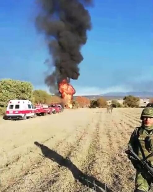 Explosión en toma clandestina de Hidalgo genera incendio