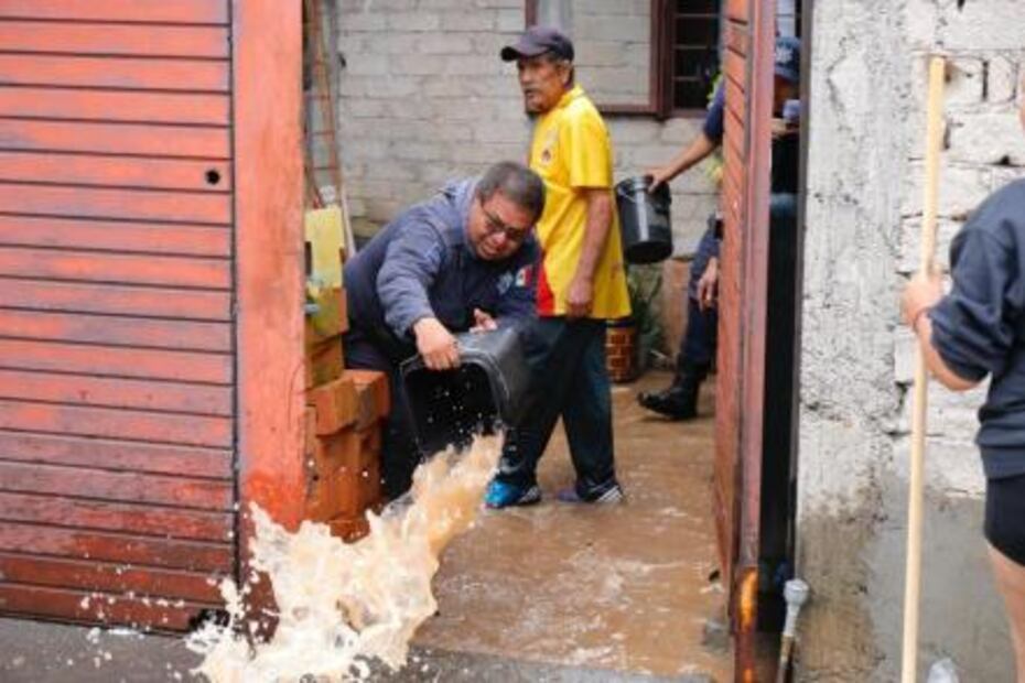 Tromba afecta a 42 colonias en Morelia