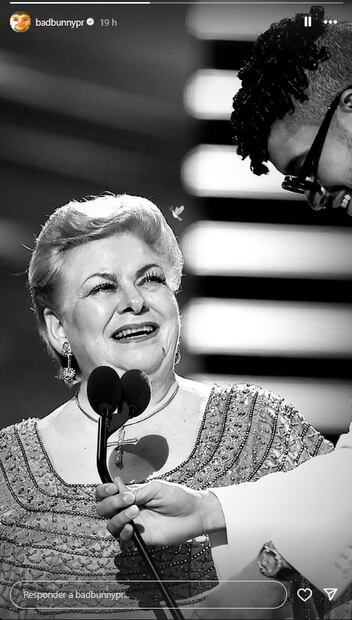 Paquita la del Barrio y Bad Bunny compartieron escenario en 2021.