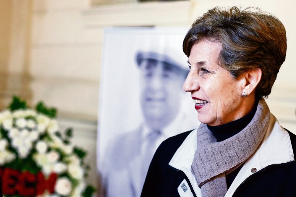 La diputada Isabel Allende, durante la despedida (MARIO RUIZ. EFE)