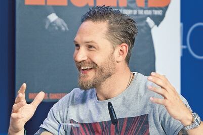 Tom Hardy “desarma” a periodista