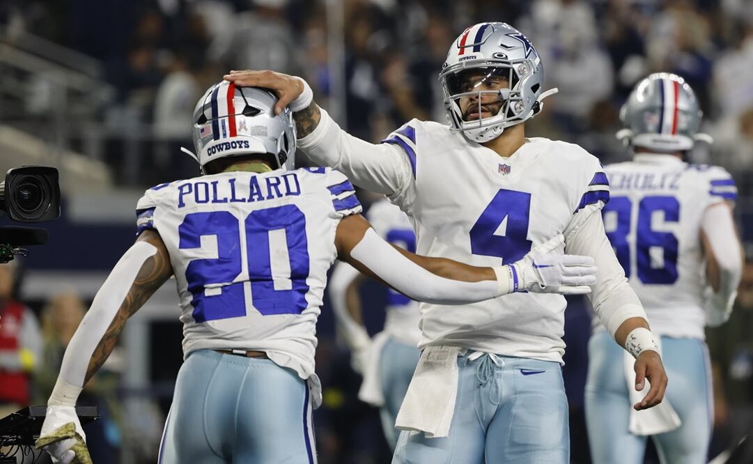 Dak Prescott festejando con Tony Pollard un touchdown - FOTO: AP