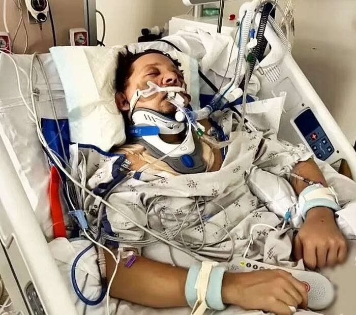 Jeremy Renner resultó malherido en un accidente que tuvo lugar el 31 de diciembre, cuando trató de salvar a su sobrino, del accidente que produjo las múltiples fracturas de las que ahora se recupera. 
Foto: Twitter