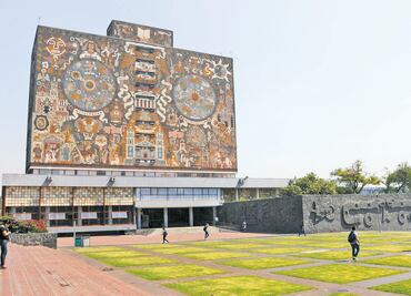 Universidades reconocen a AMLO por no reducir recursos