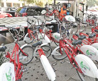 Cae mujer que robaba bicis de alquiler por aplicación