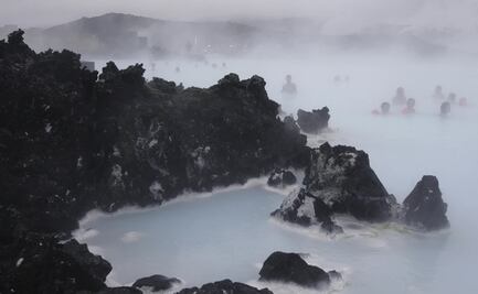 Islandia evacúa un pueblo y activa una alerta de aviación por riesgo de erupción volcánica