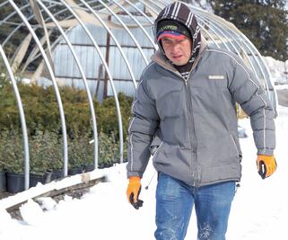 SNE apoya a jornaleros para viajar a Canadá