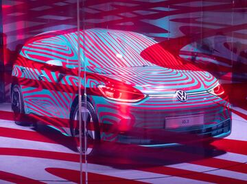 Volkswagen lanza su primer vehículo eléctrico
