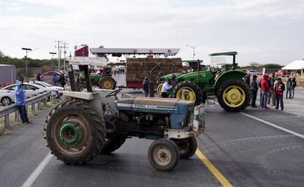Productores bloquean carreteras federales en Zacatecas con tractores; rechazan reforma a la Ley de Aguas