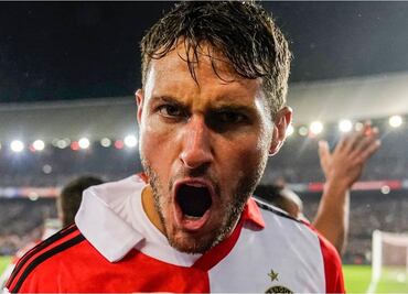 Santiago Giménez y el gigante europeo que buscar ficharlo