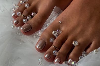 6 ideas de uñas elegantes para lucir en los pies