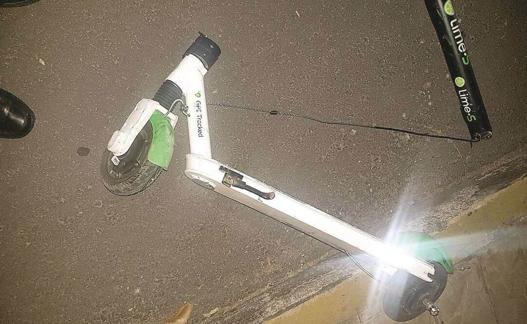 Muere al viajar en patín. La madrugada del domingo pasado un sujeto que viajaba en monopatín fue arrollado por un taxista que fue detenido tras intentar escapar (ARCHIVO EL UNIVERSAL)