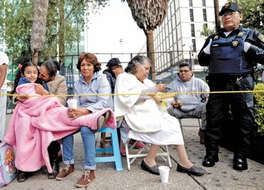 Llenan las calles en espera de la parada