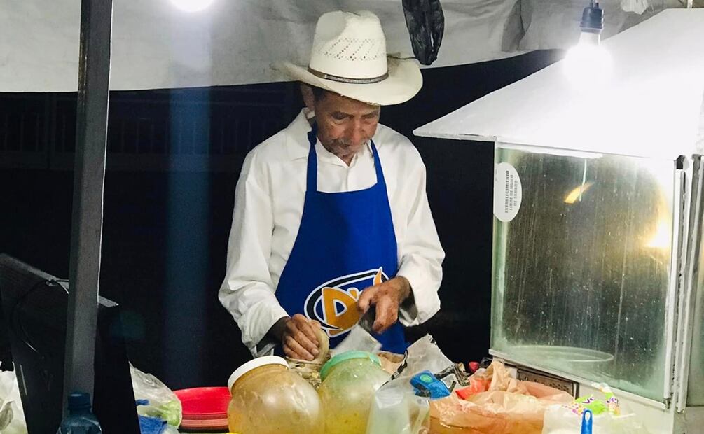 Don Churras, taquero de Culiacán. Foto: Ly Ly Beltrán / Facebook