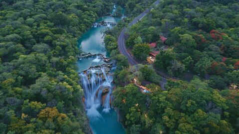 Así es la Cascada El Meco, en la Huasteca potosina